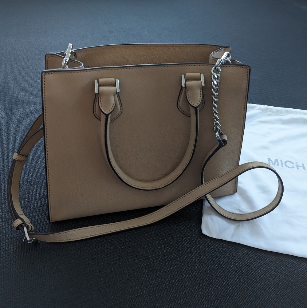 Michael Kors Bridgette Leather Tote - Picture 5 of 10